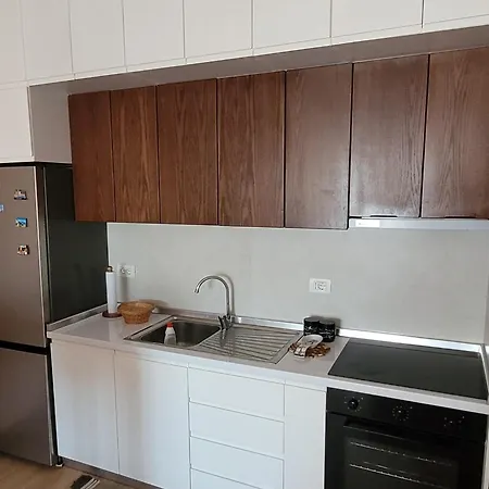 View Apartment, Golem دراس