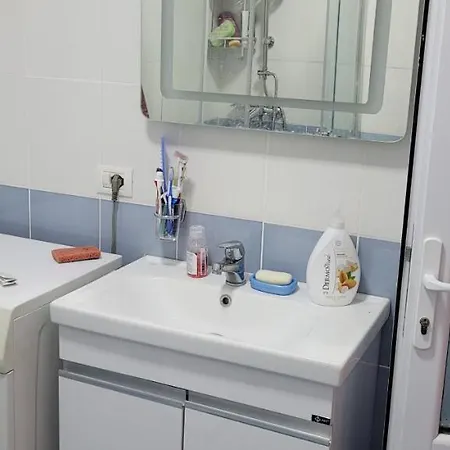 Apartment View Apartment, Golem